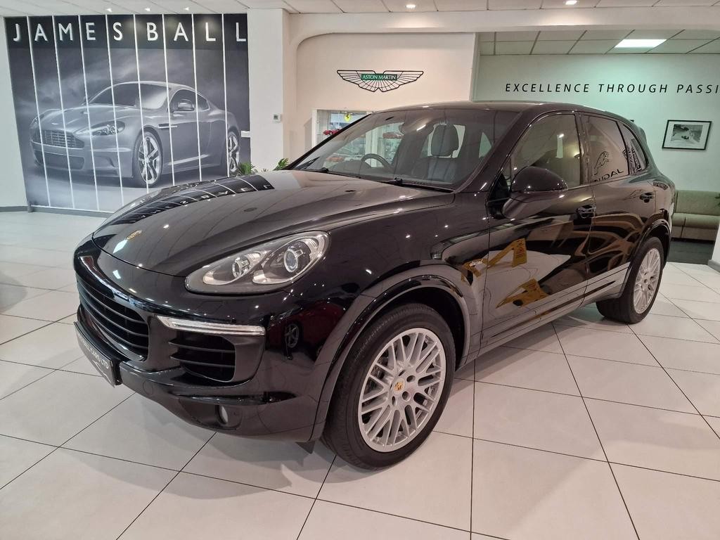 [ berth ]Porsche Cayenne