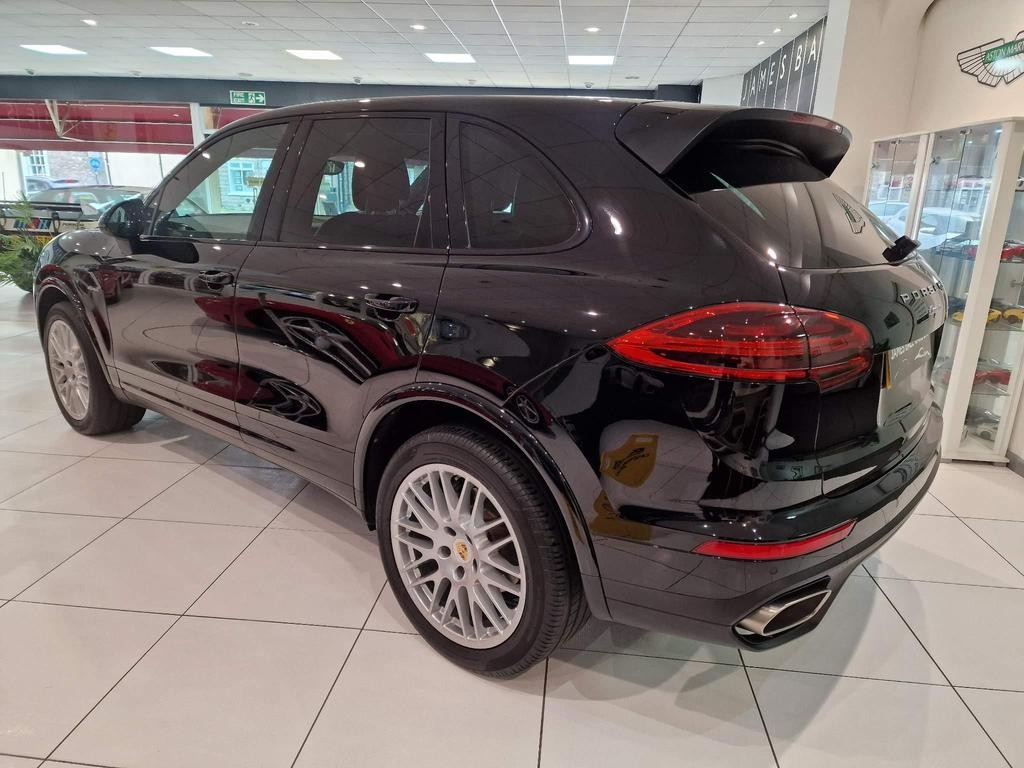 Porsche Cayenne 2017 - Cars in Bristol