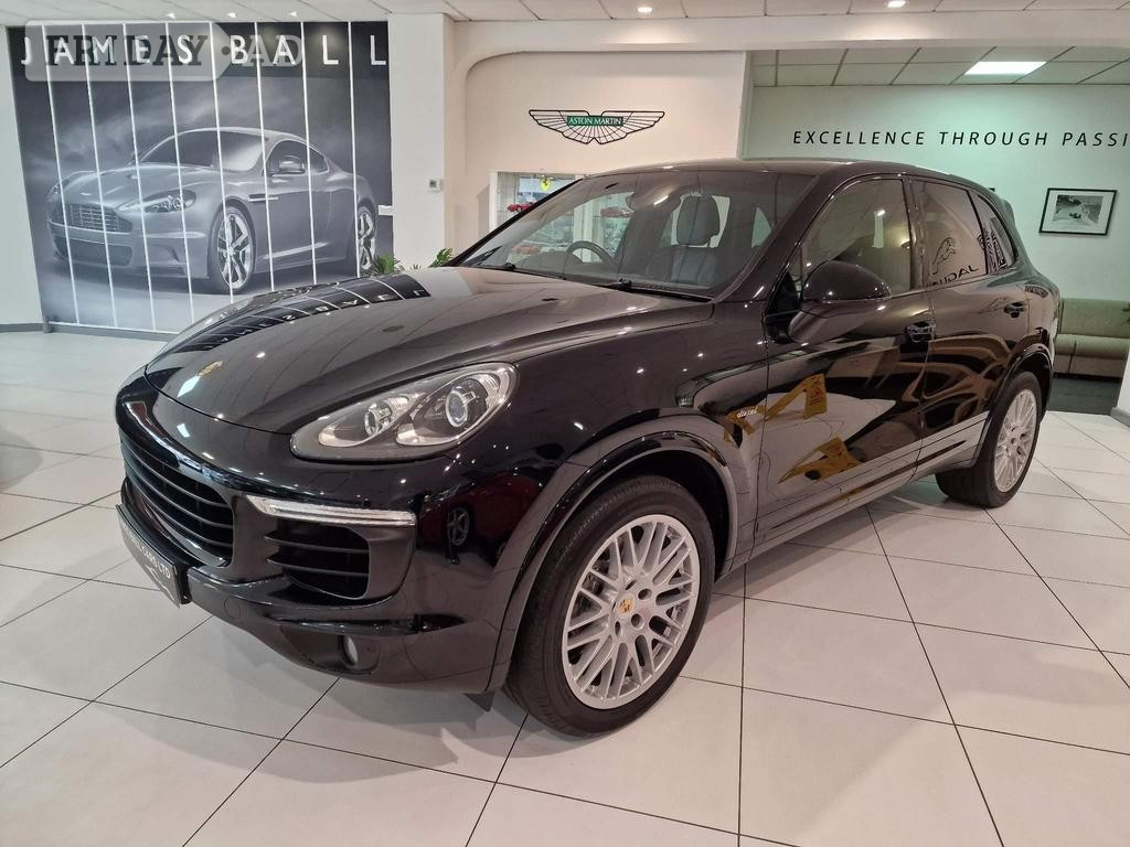 [ berth ]Porsche Cayenne