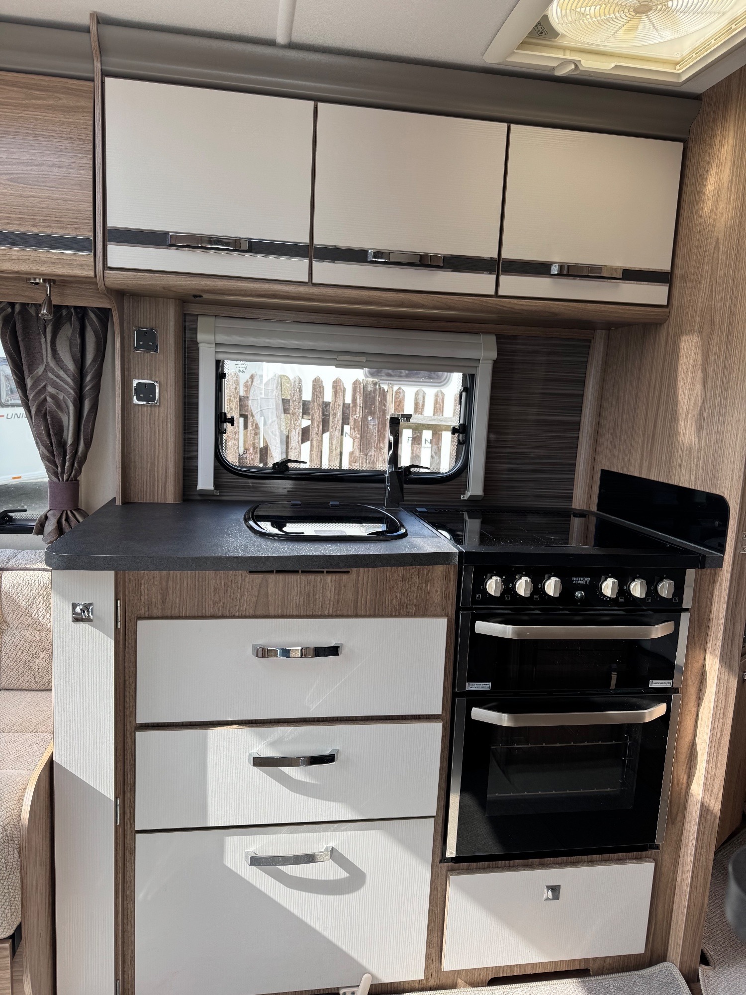 Coachman VIP 575 2015 - Motorhomes & Caravans in Canterbury