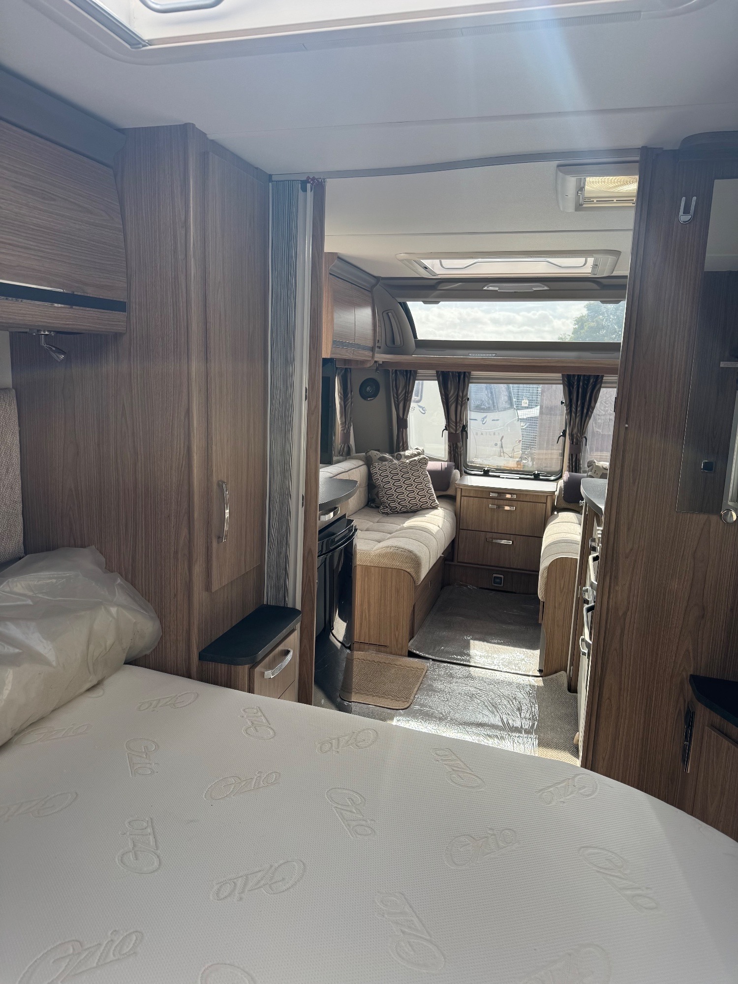 Coachman VIP 575 2015 - Motorhomes & Caravans