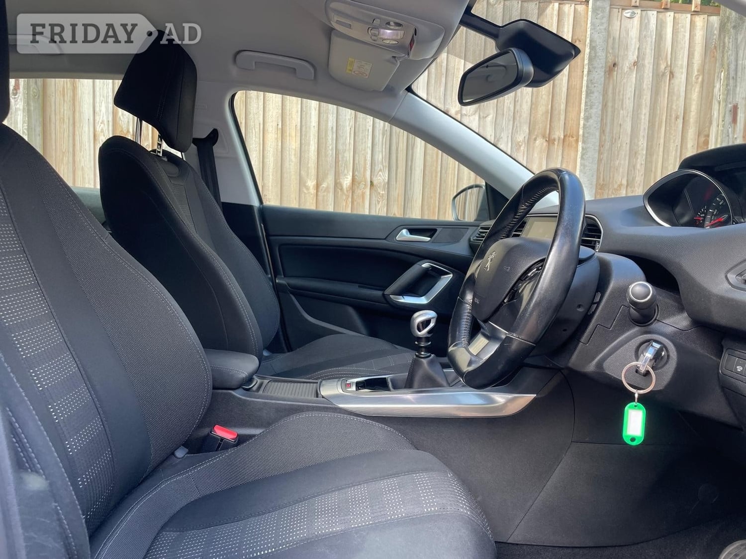 Peugeot 308 2017 - Cars in St. Albans