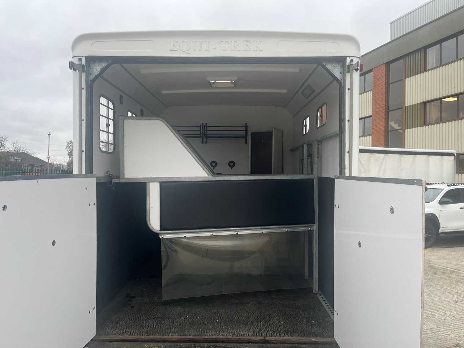 Equi-Trek Multi-Treka  Horse Trailer - Trailers & Horseboxes