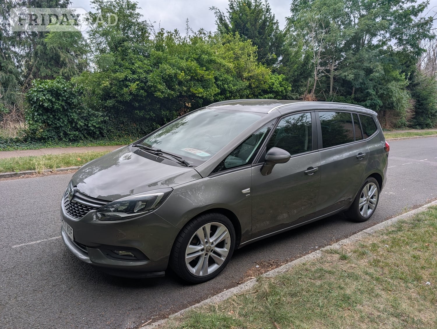 [ berth ]Vauxhall Zafira Tourer