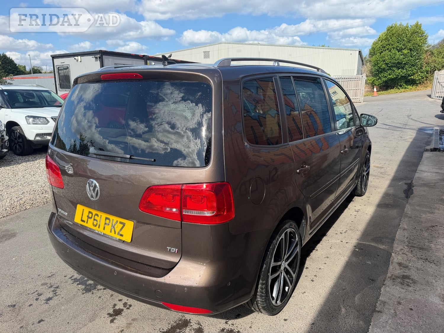 [ berth ]Volkswagen Touran