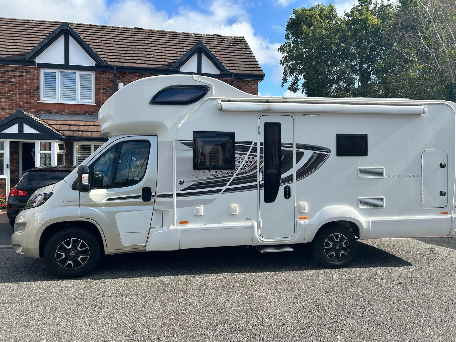 Swift Edge 466 2021 for sale - Motorhomes & Caravans in Love Clough