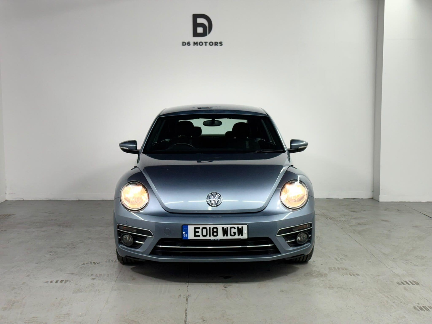 Volkswagen Beetle 2018 - Cars