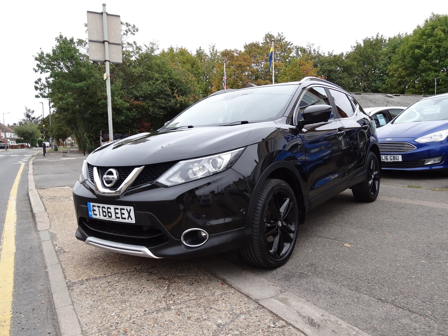 Nissan Qashqai 2017 - Cars in Havering