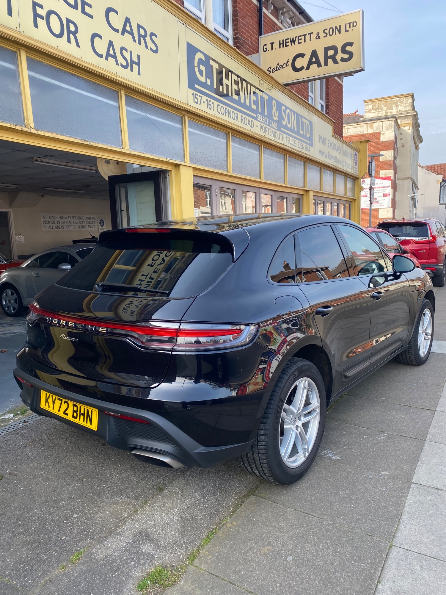 [ berth ]Porsche Macan
