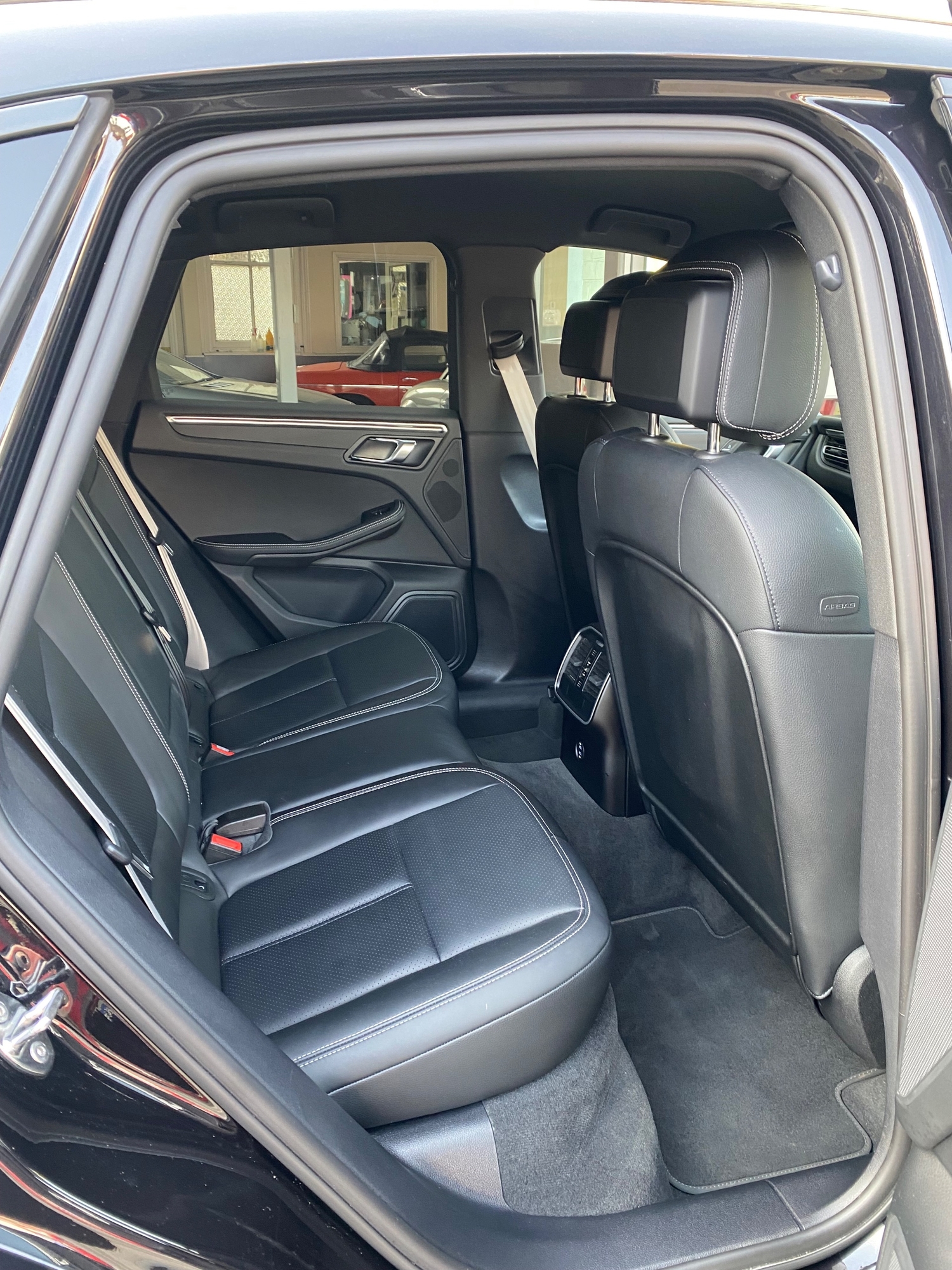 Porsche Macan 2022 - Cars in Portsmouth