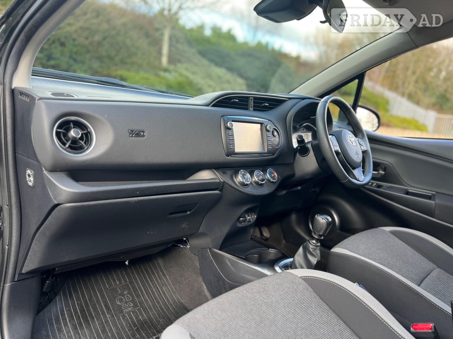 Toyota Yaris 2020 - Cars