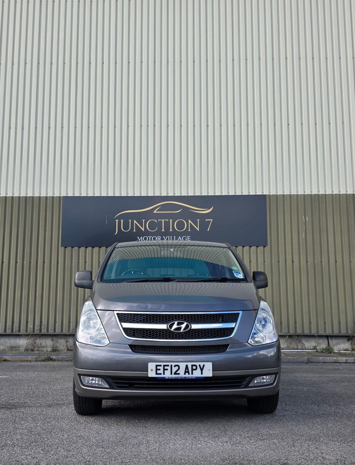 Hyundai i800 2012 - Cars in Accrington