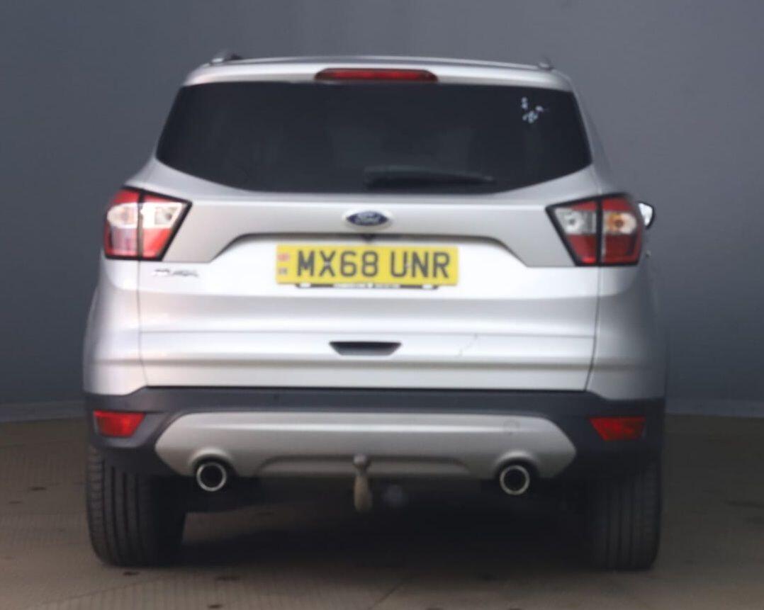 [ berth ]Ford Kuga
