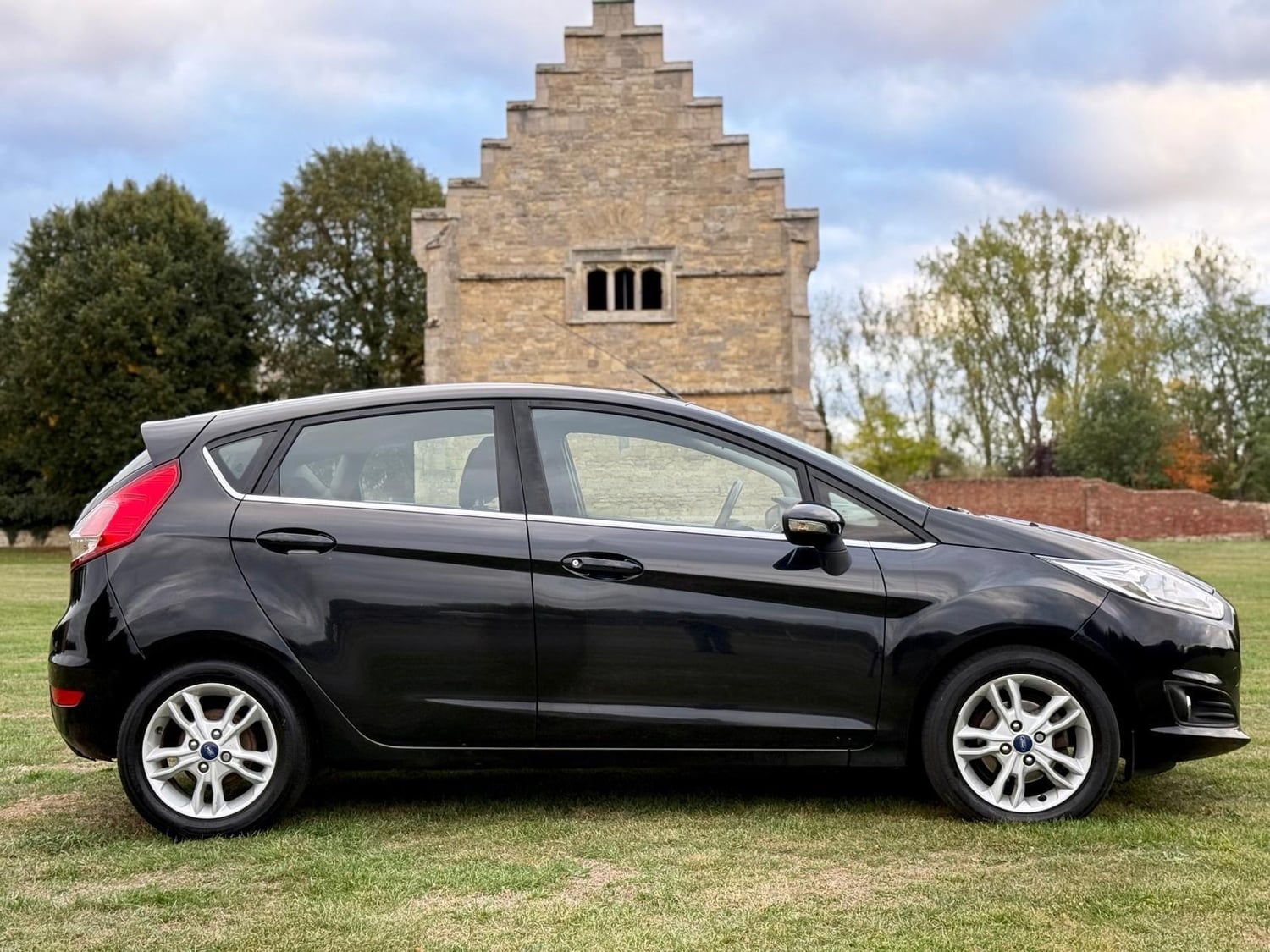 [ berth ]Ford Fiesta