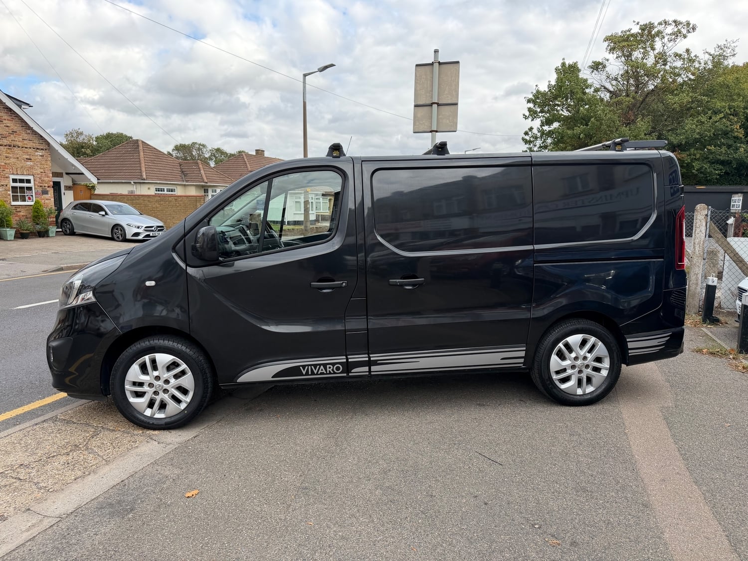 Vauxhall Vivaro 2017 - Vans & Commercial Vehicles in Havering