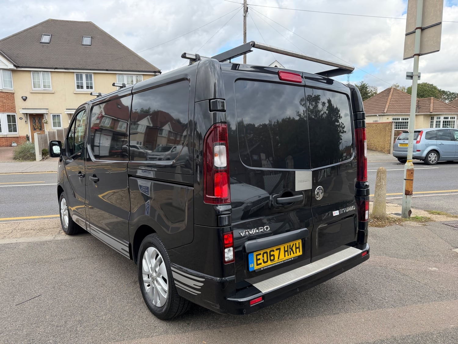Vauxhall Vivaro 2017 - Vans & Commercial Vehicles