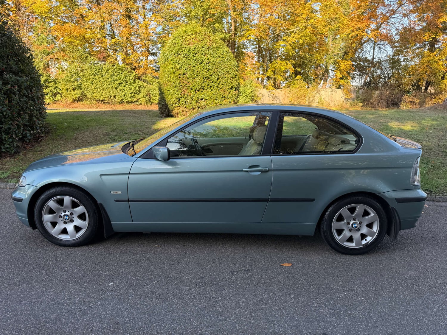 BMW 3 Series 2002 - Cars in Leatherhead