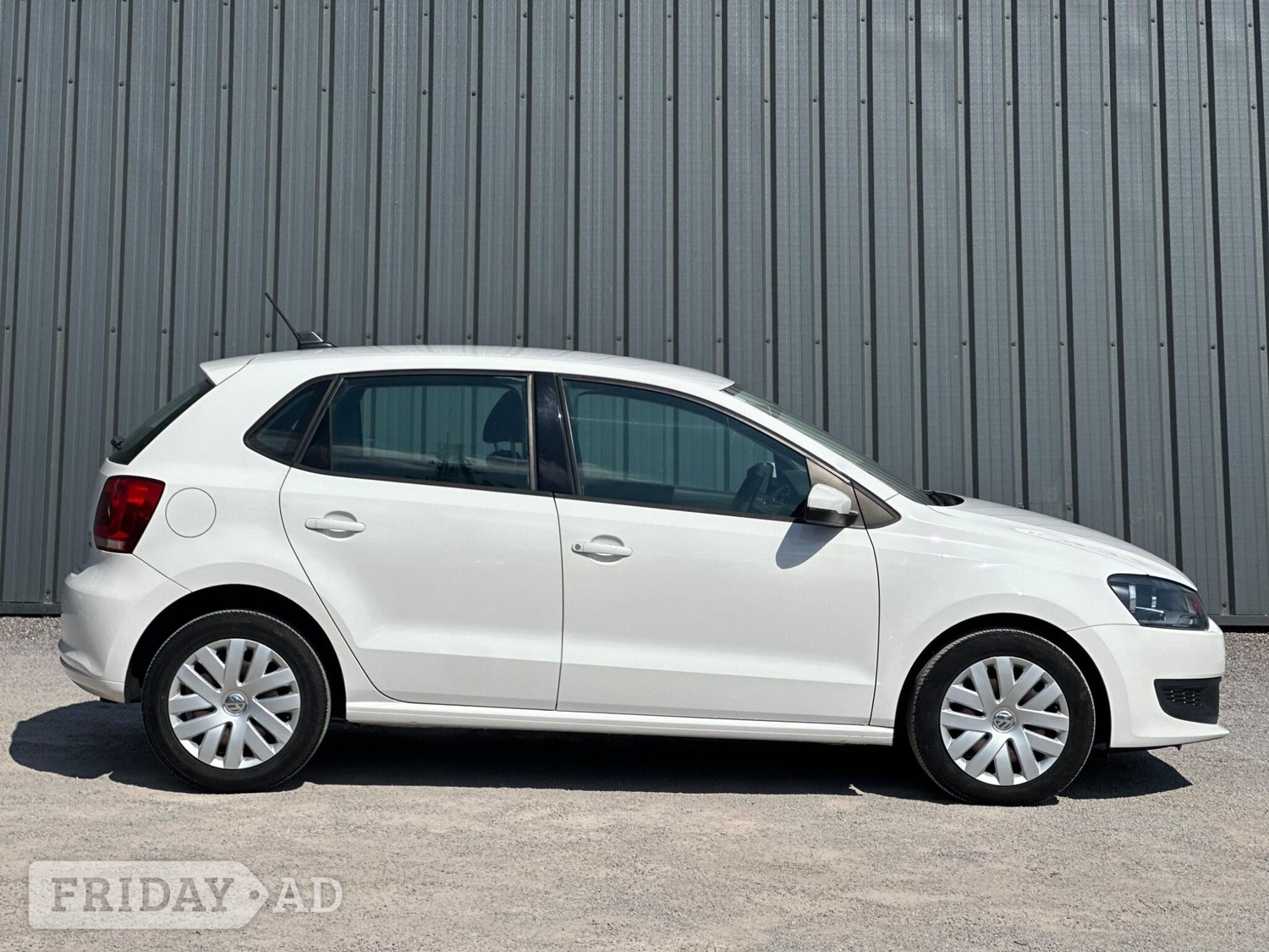 Volkswagen Polo 2013 - Cars in Farnham