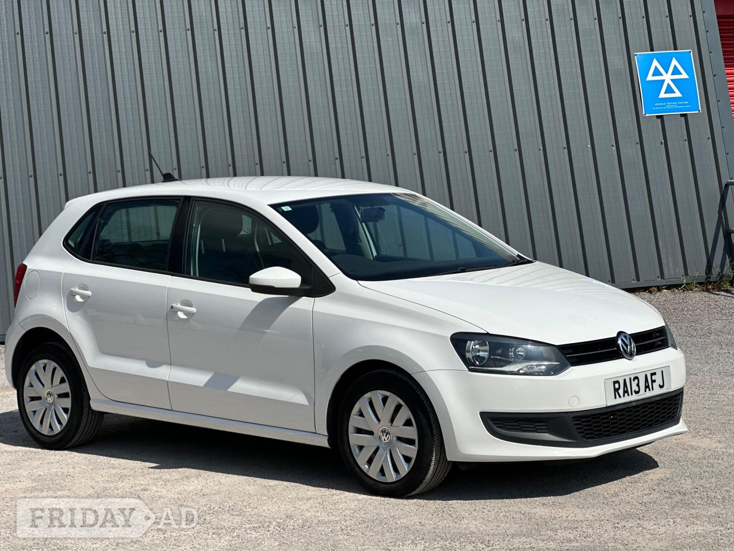 Volkswagen Polo 2013 - Cars