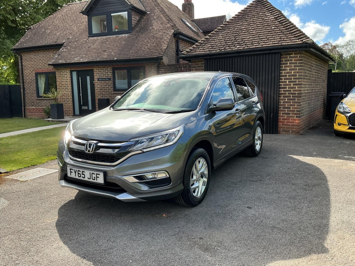 Honda CR-V 2015 - Cars in Winchester