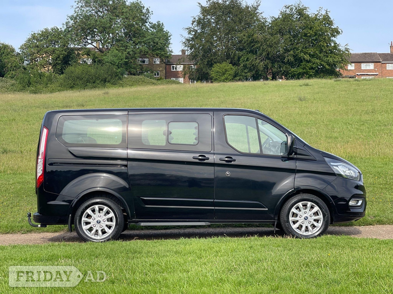 Ford Tourneo Custom 2019 - Vans & Commercial Vehicles in Hemel Hempstead