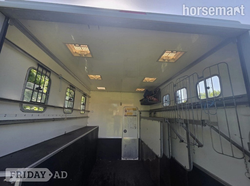 [ berth ]Ifor Williams Eventa L Gold