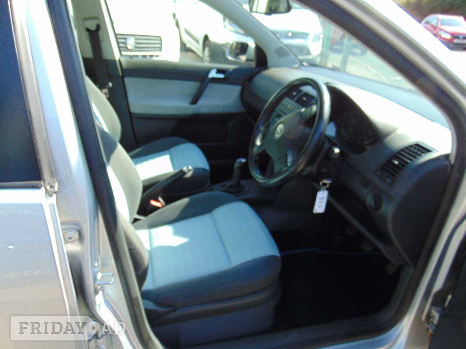 Volkswagen Polo 2009 - Cars