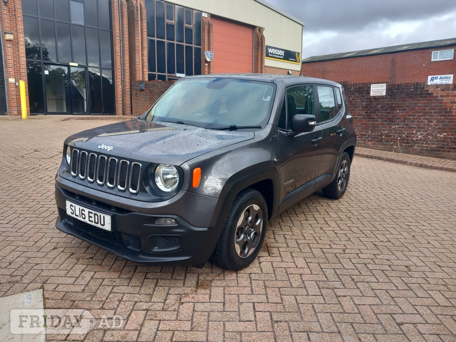 [ berth ]Jeep Renegade