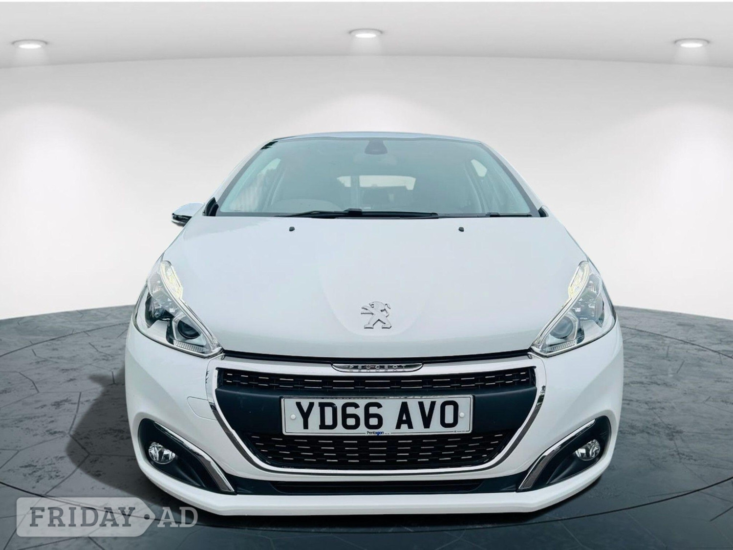 [ berth ]Peugeot 208