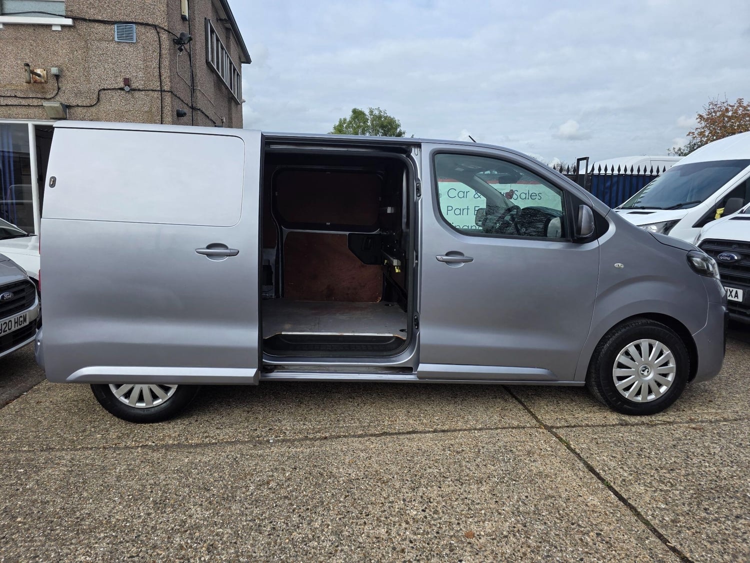 [ berth ]Vauxhall Vivaro