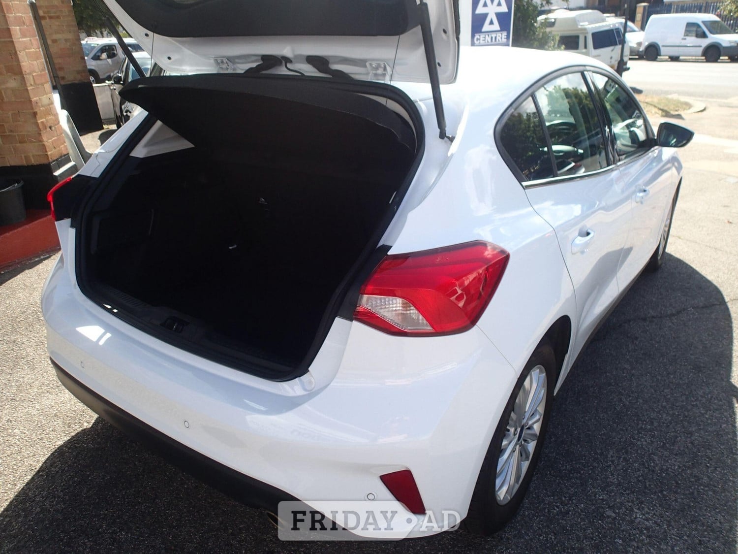 Ford Focus 2021 - Cars