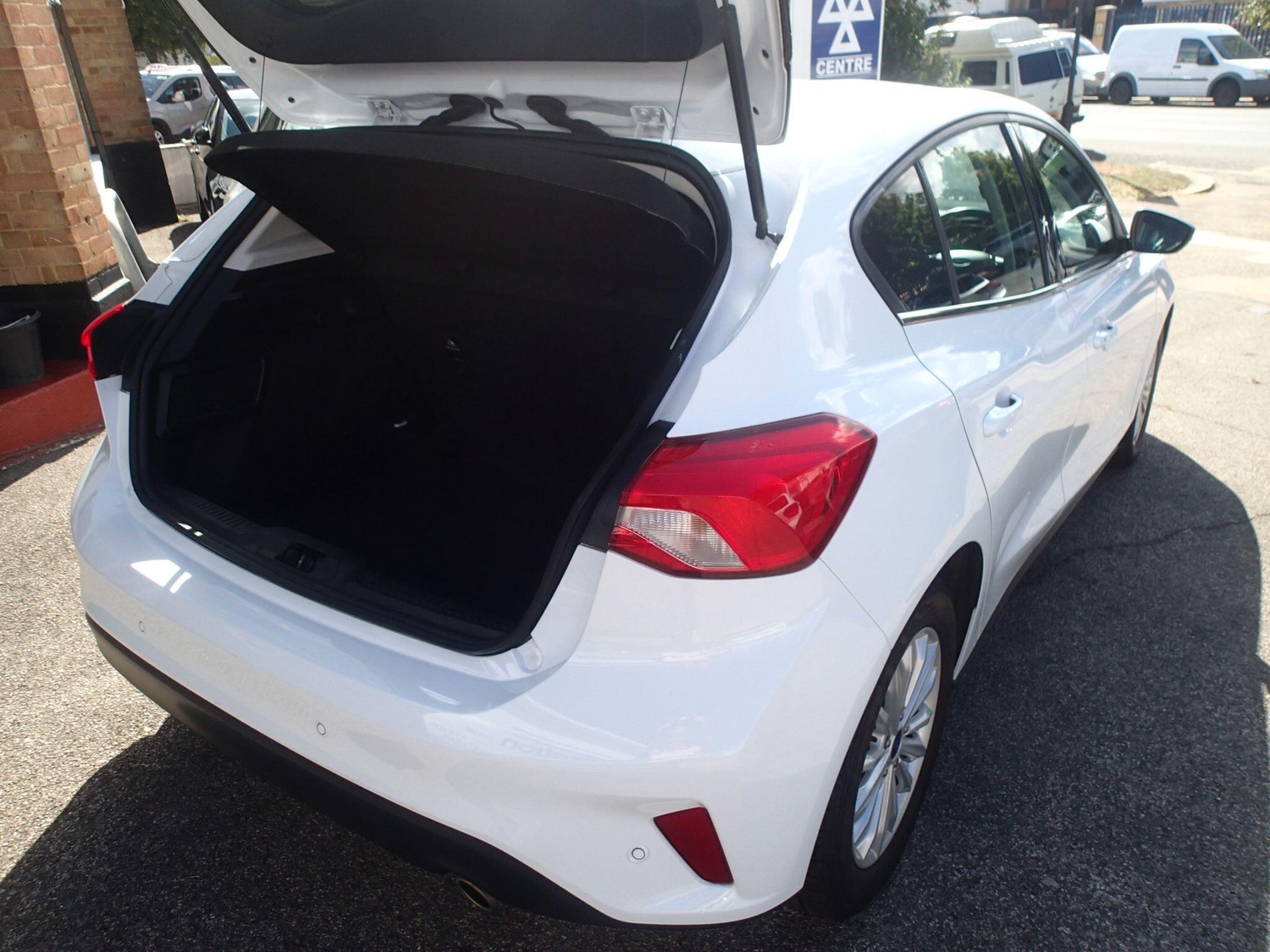 Ford Focus 2021 - Cars