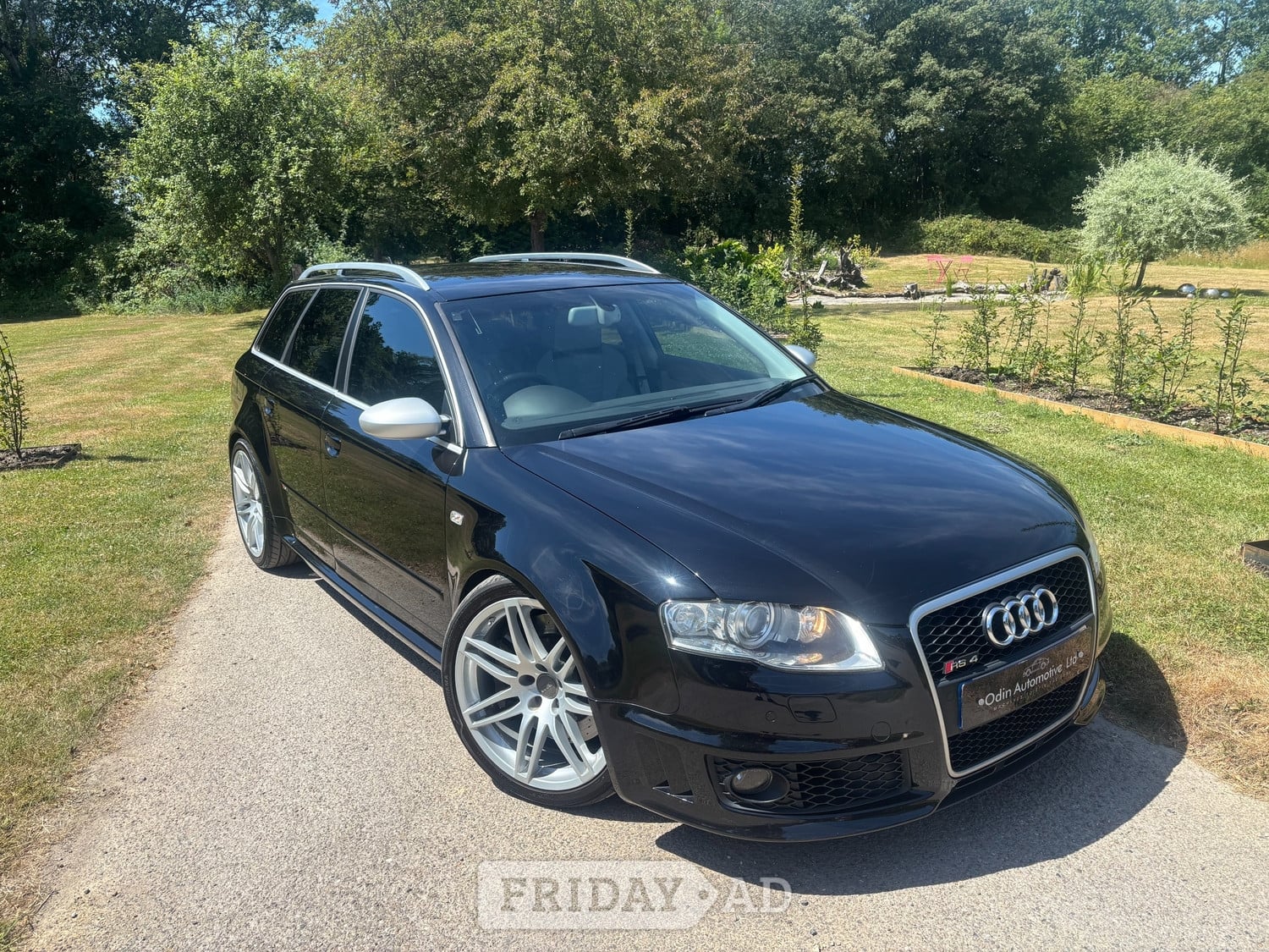 [ berth ]Audi RS4 Avant
