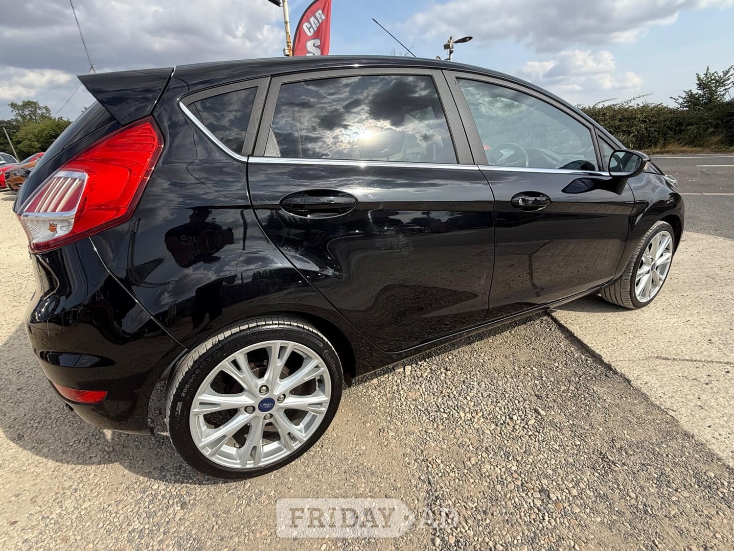 Ford Fiesta 2016 - Cars in Burford