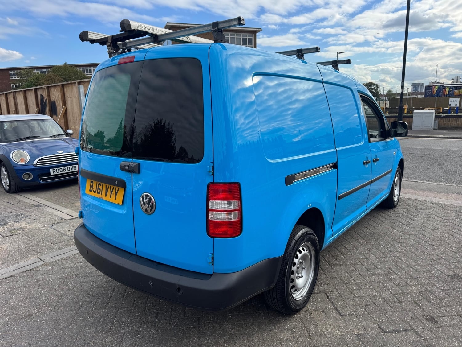 Volkswagen Caddy Maxi 2011 - Vans & Commercial Vehicles in Slough