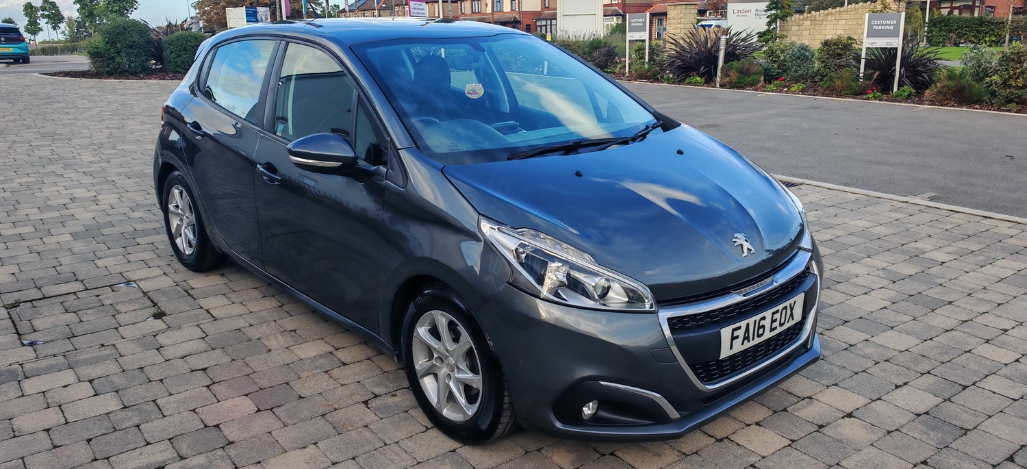 Peugeot 208 Macclesfield