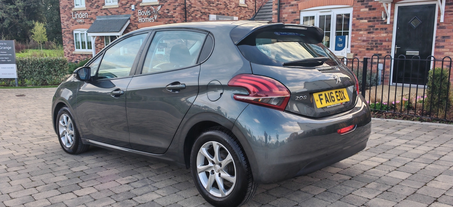 [ berth ]Peugeot 208
