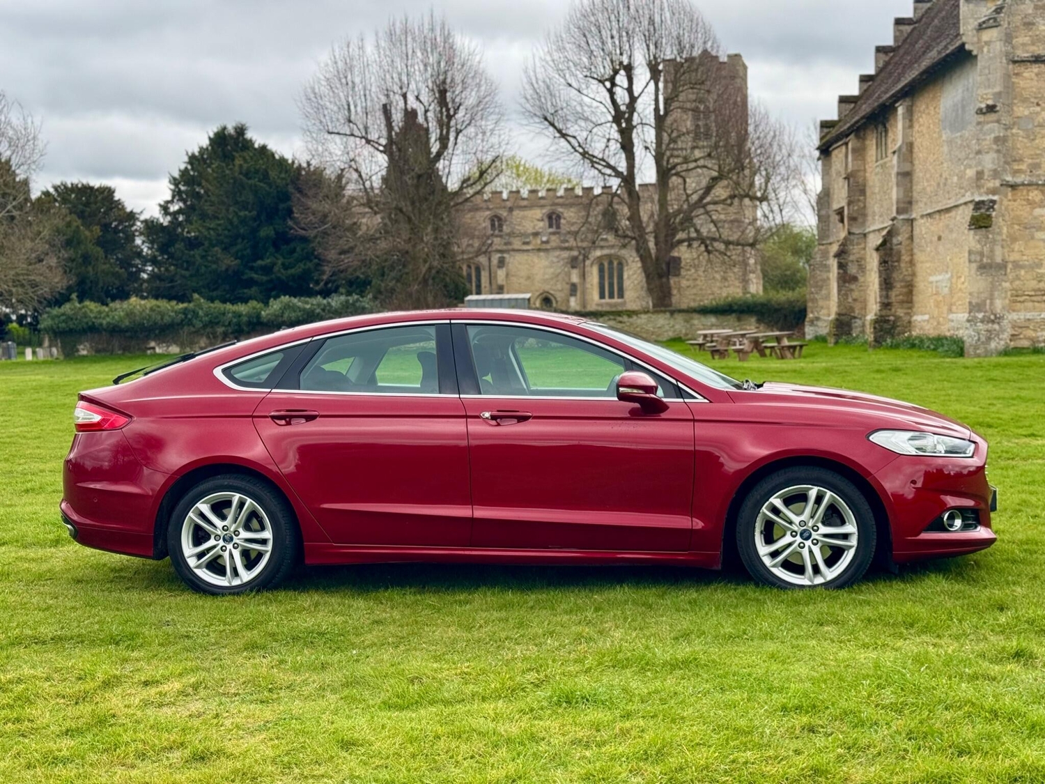 [ berth ]Ford Mondeo