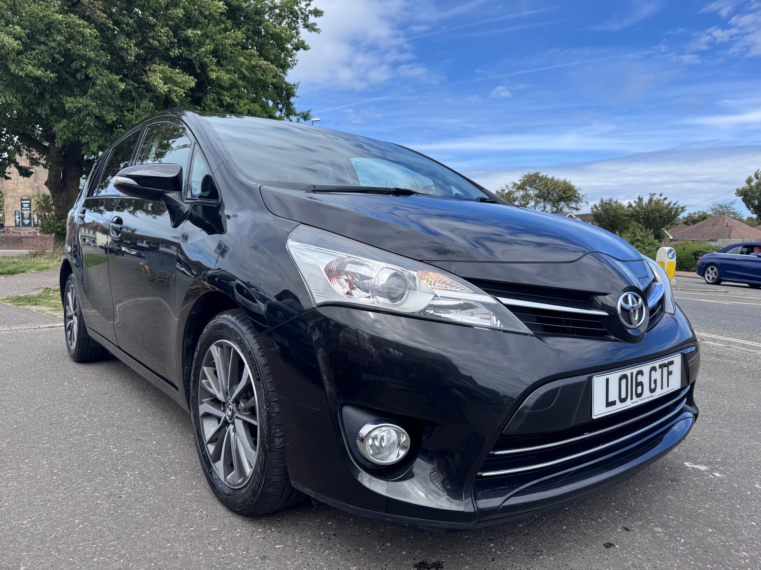 Toyota Verso 2016 - Cars in Lancing