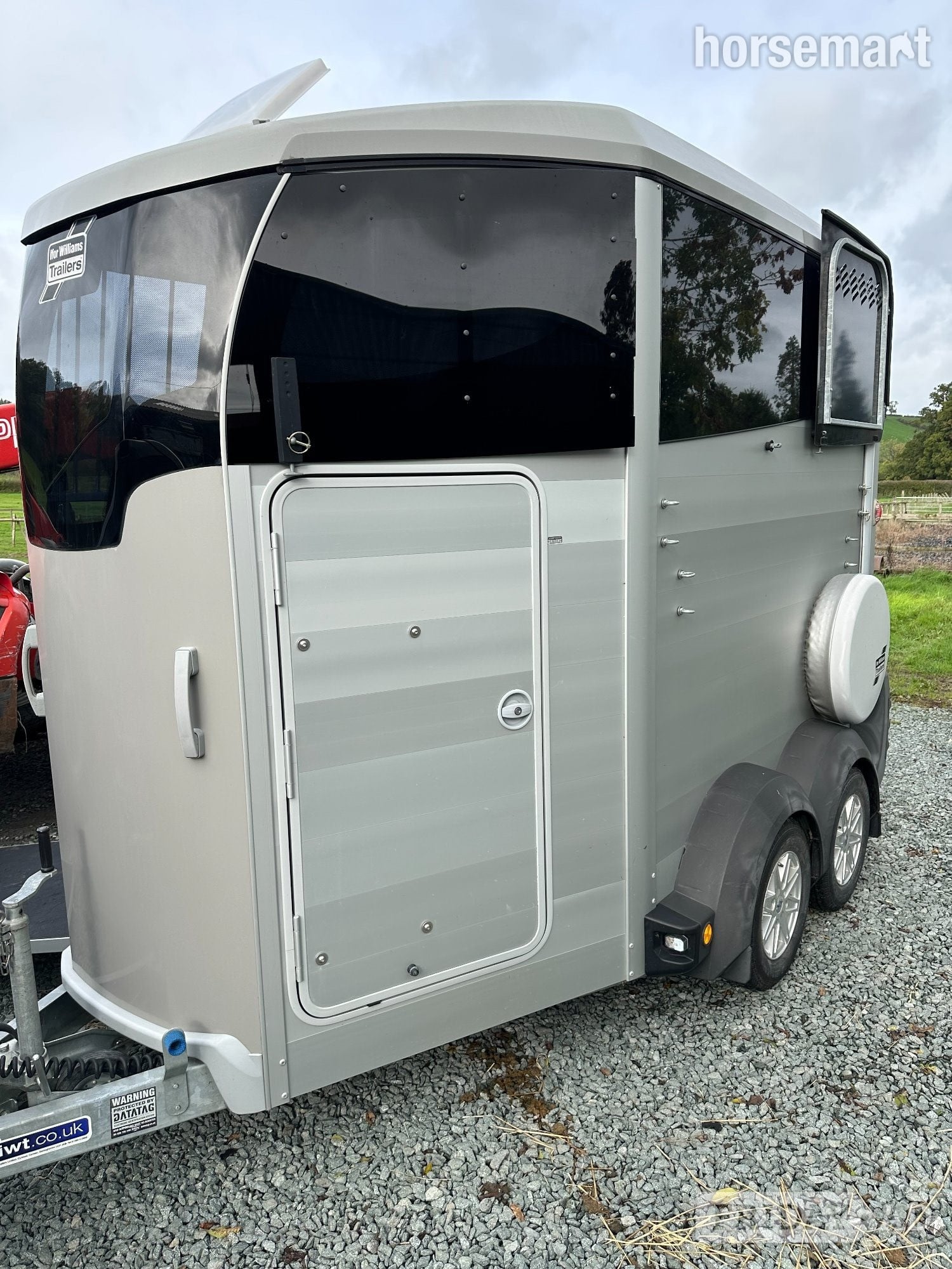 Ifor Williams IFOR WILLIAMS HBX506 SILVER HORSEBOX TRAILER 2022  Horse Trailer - Trailers & Horseboxes in Cannock