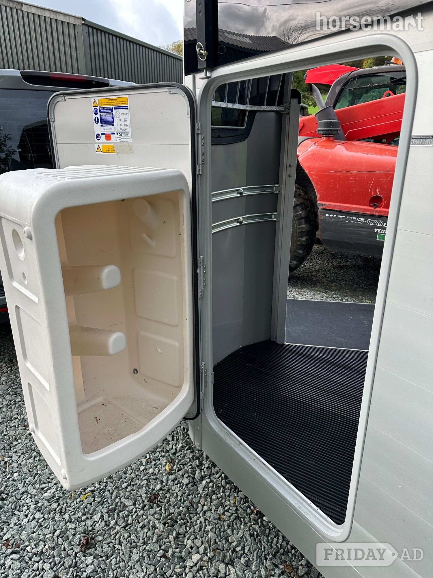 Ifor Williams IFOR WILLIAMS HBX506 SILVER HORSEBOX TRAILER 2022  Horse Trailer - Trailers & Horseboxes