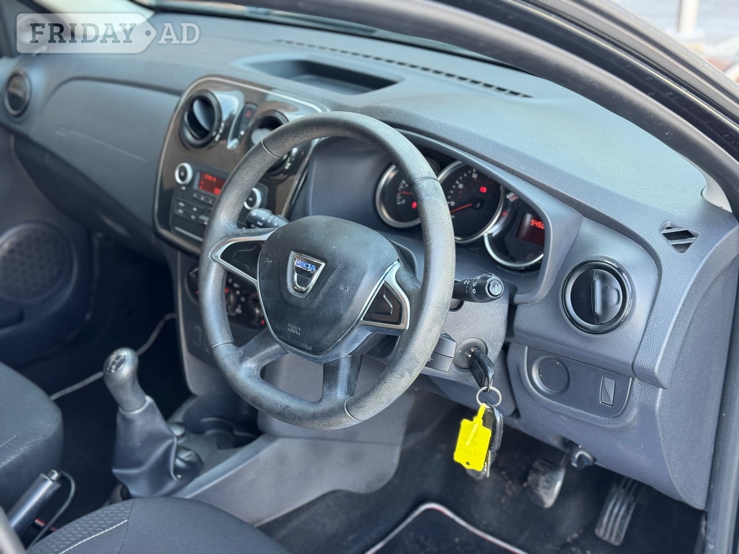 Dacia Sandero 2017 - Cars