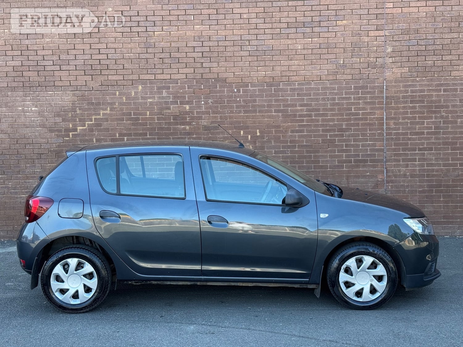 Dacia Sandero 2017 - Cars in Ashford