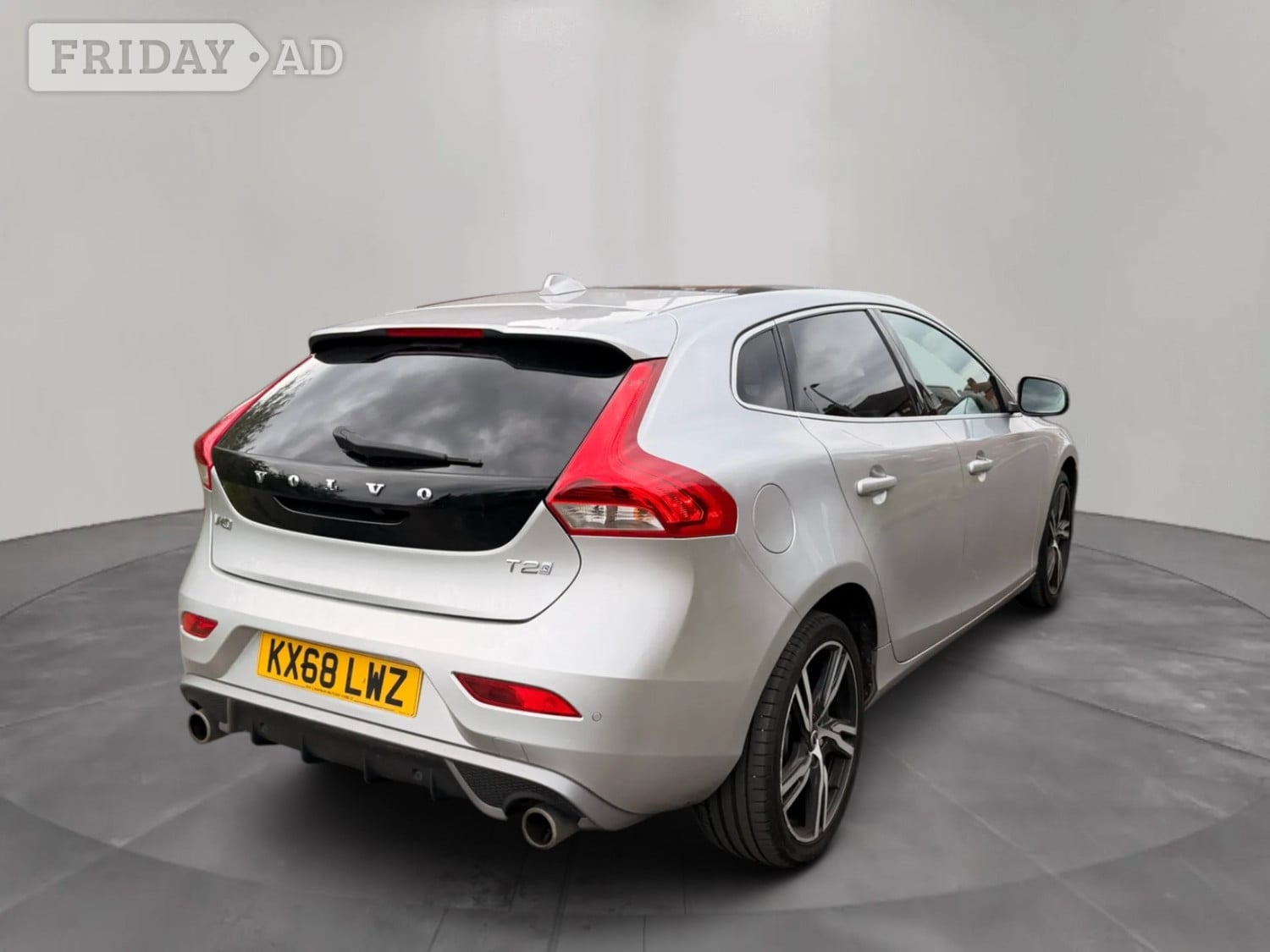 Volvo V40 2018 - Cars in Middlesbrough