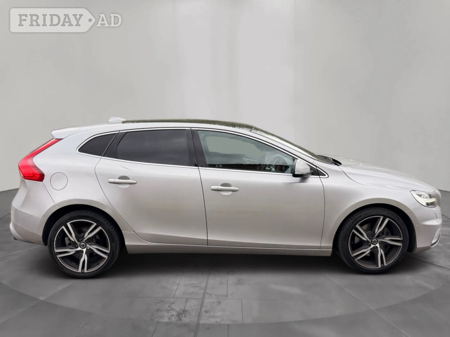 [ berth ]Volvo V40