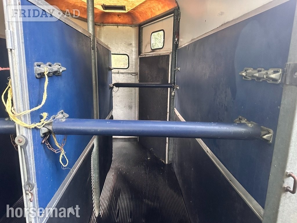 [ berth ]Ifor Williams HB505