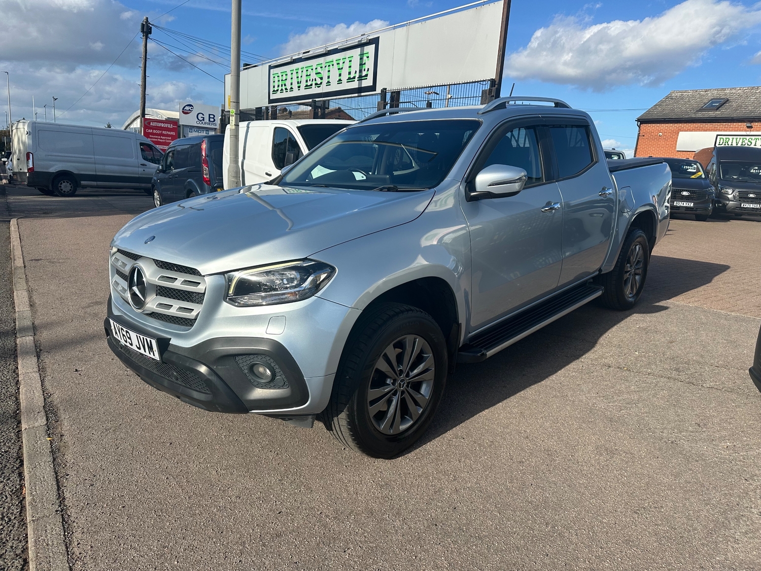 [ berth ]Mercedes-Benz X Class