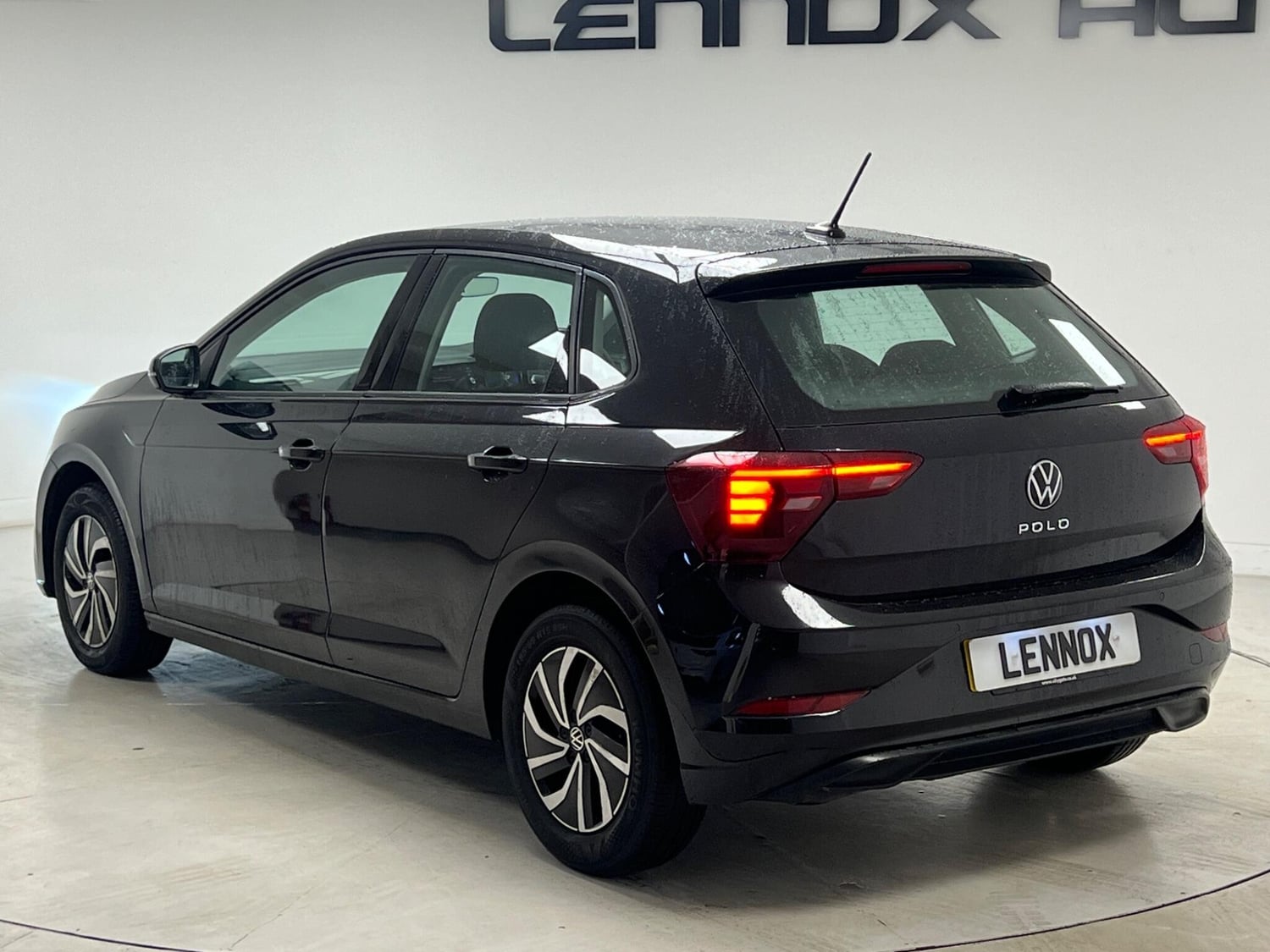 Volkswagen Polo 2023 - Cars in Brent