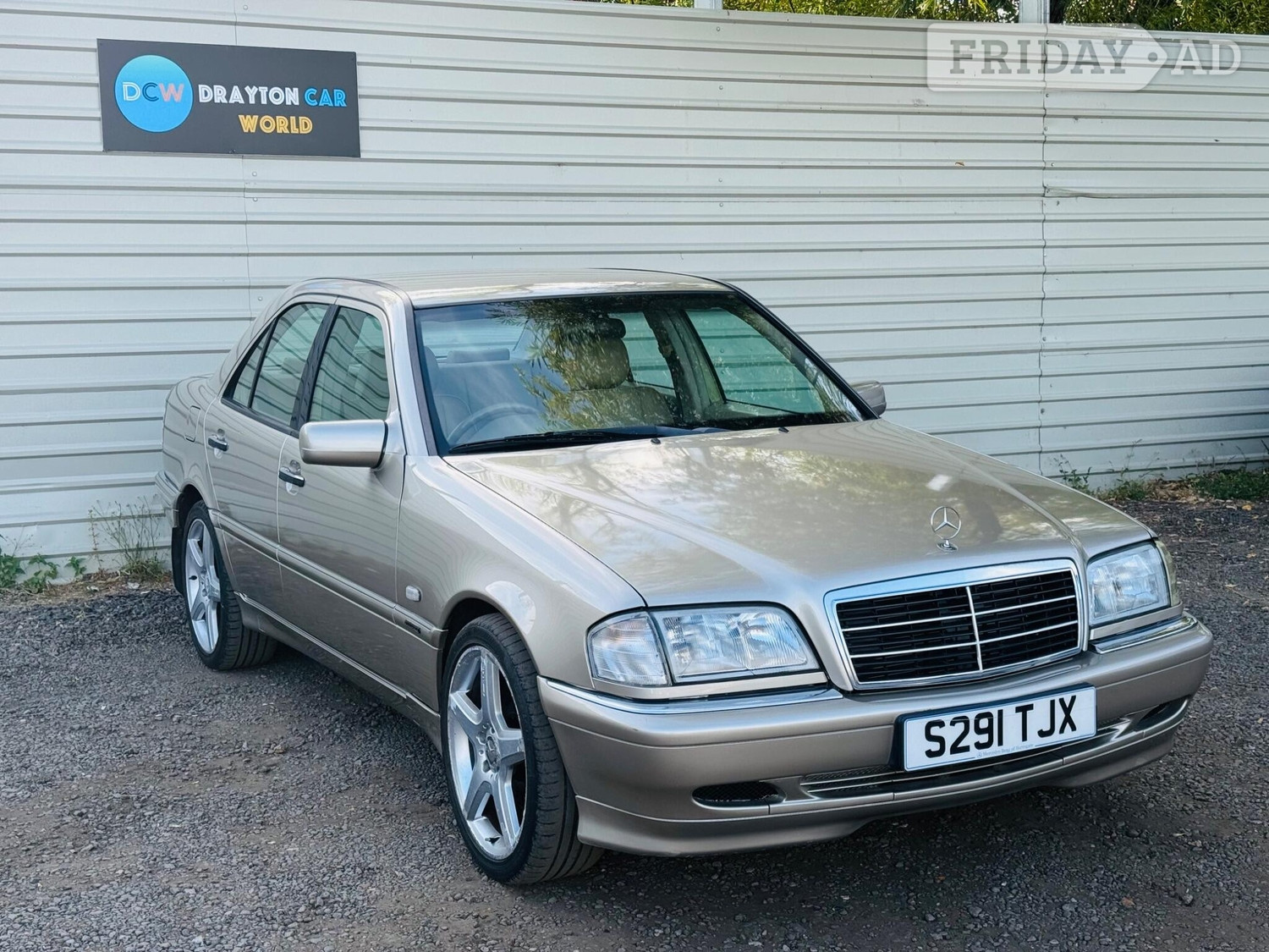 [ berth ]Mercedes-Benz C Class