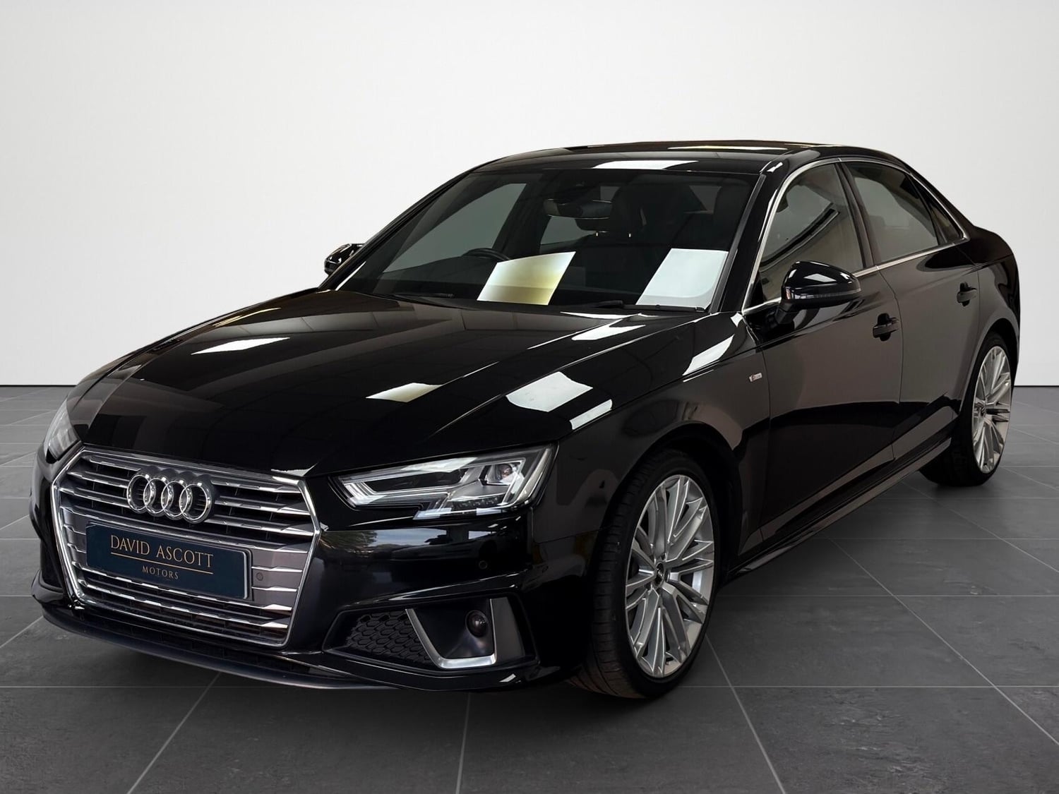 Audi A4 2019 - Cars in Ealing